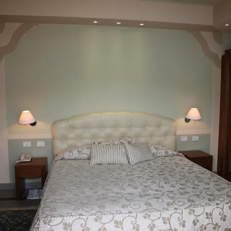 Del 4* Cannobio